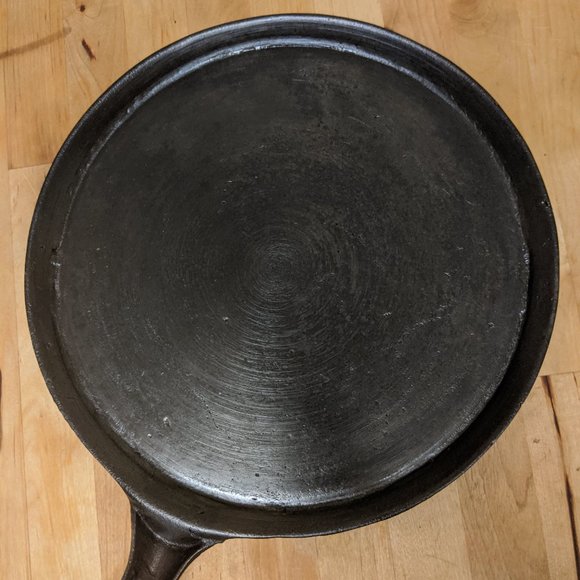 Rare Vintage Gatemarked Cast Iron Griddle - Picture 2 of 9